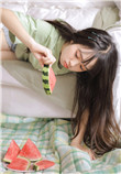 广安一越野车坠河